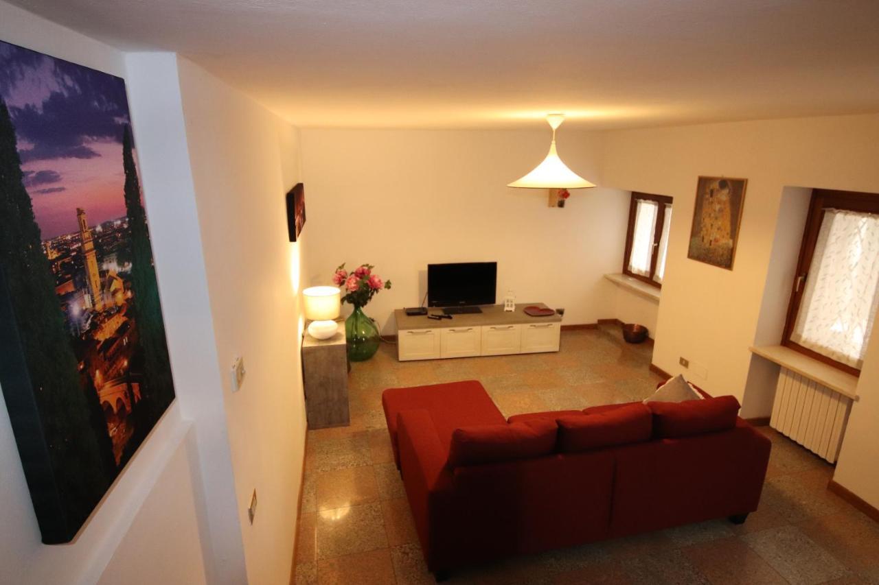 Casa Vacanze Al Borgo Caprino Veronese Luaran gambar